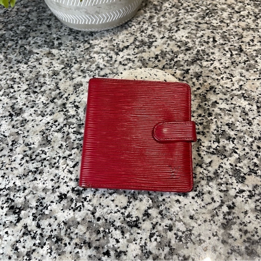 Louis Vuitton | MI0020 EUC Women’s Red Epi Wallet Gorgeous! Authentic - Picture 13 of 13